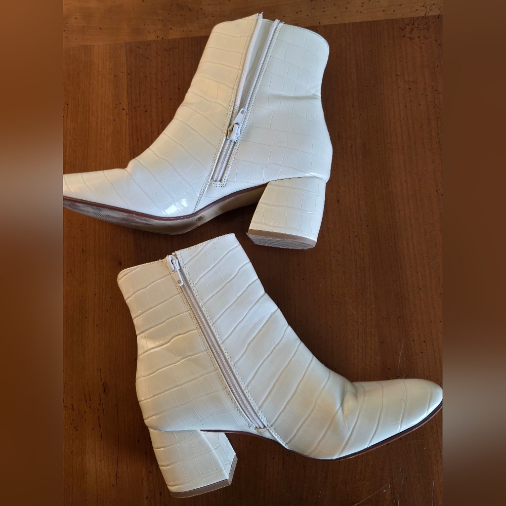 Chinese Laundry Croc Embossed Cream Ankle Booties | Block Heel | Size 7.5 (EU 38 - Picture 8 of 11